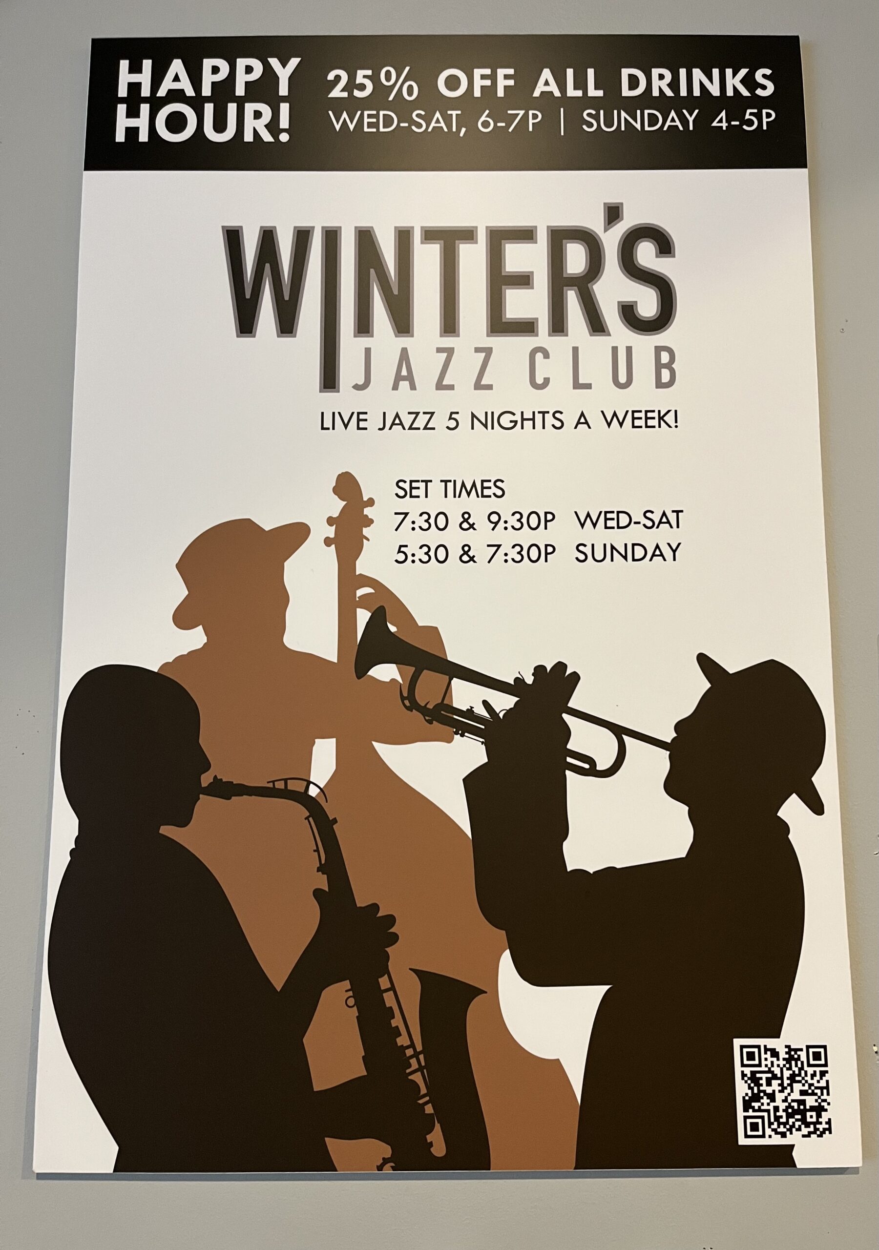 Winter's Jazz Club in Chicago - Desert Star