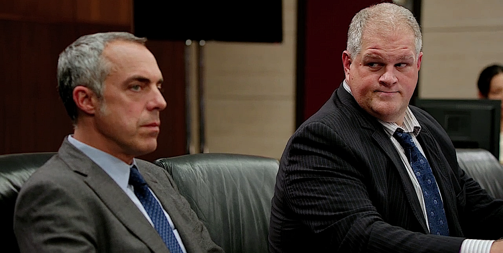Harry Bosch and his lawyer, Rodney Belk (Abraham Benrubi)